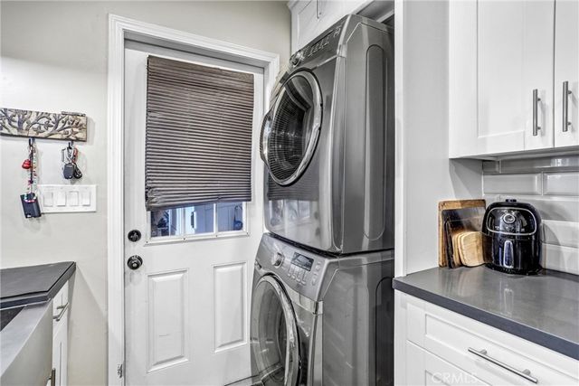 679 S Indian Hill B, Claremont, CA 91711