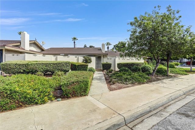 679 S Indian Hill B, Claremont, CA 91711