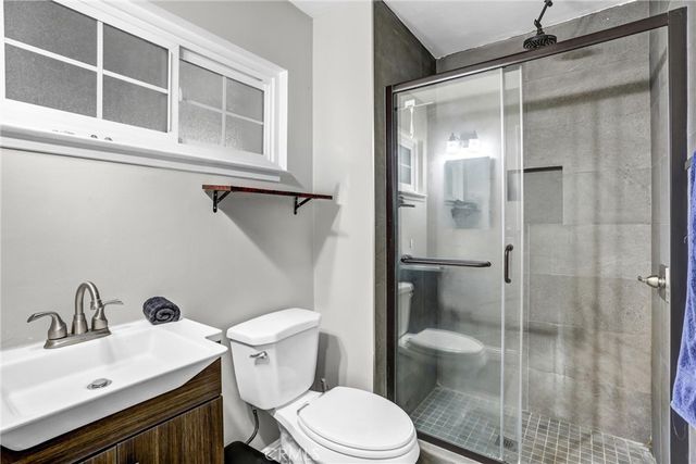 679 S Indian Hill B, Claremont, CA 91711