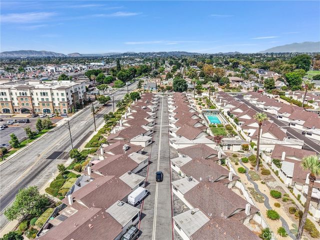 679 S Indian Hill B, Claremont, CA 91711