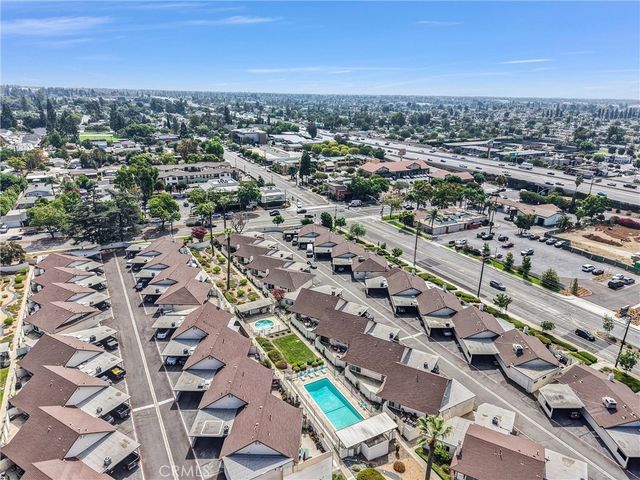 679 S Indian Hill B, Claremont, CA 91711