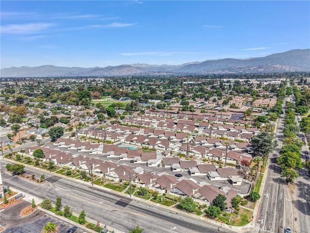 679 S Indian Hill B, Claremont, CA 91711