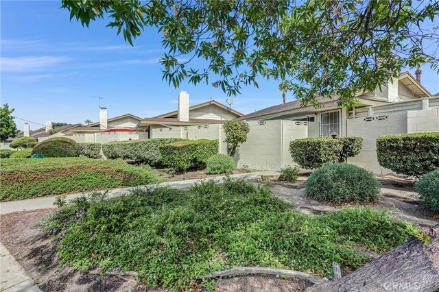 679 S Indian Hill B, Claremont, CA 91711