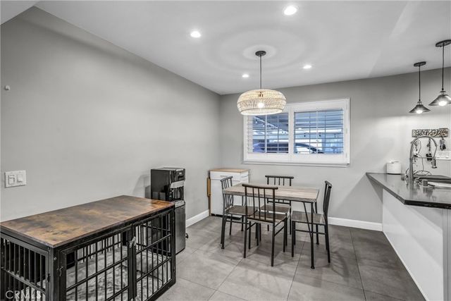 679 S Indian Hill B, Claremont, CA 91711