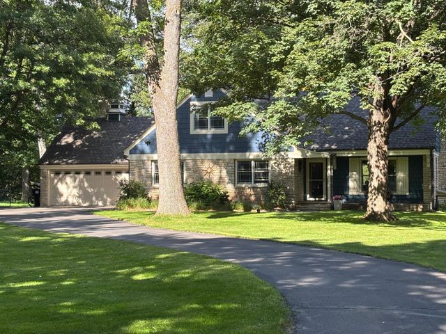 8600 Riverview Lane, Brooklyn Park, MN 55444