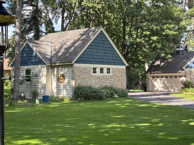 8600 Riverview Lane, Brooklyn Park, MN 55444