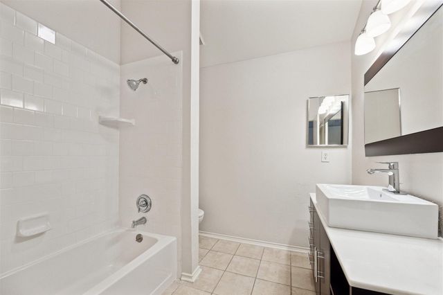 2023 Gentryside Drive 304, Houston, TX 77077