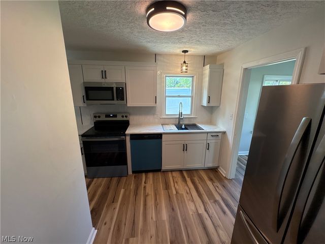 1350 Winton Avenue, Akron, OH 44320