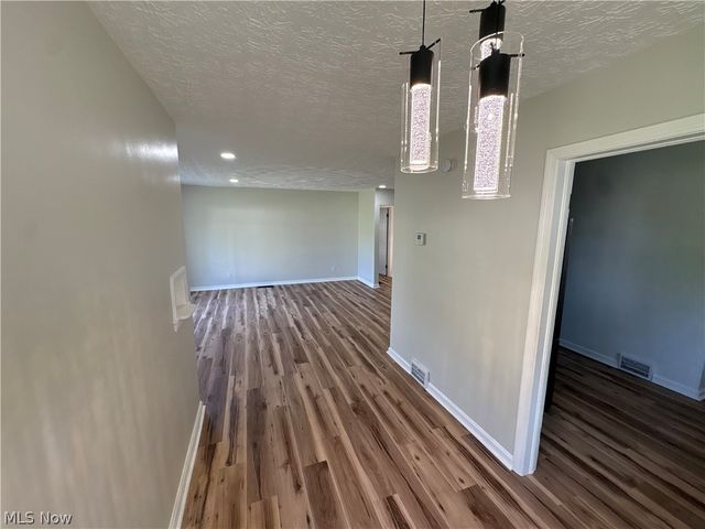 1350 Winton Avenue, Akron, OH 44320