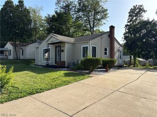 1350 Winton Avenue, Akron, OH 44320