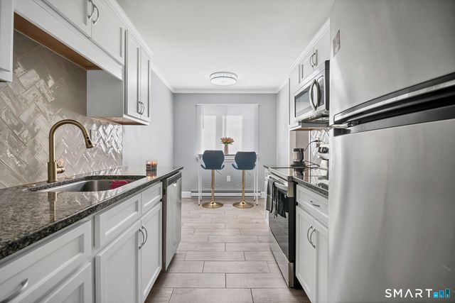 21 Hawthorn Court 21, Cromwell, CT 06416