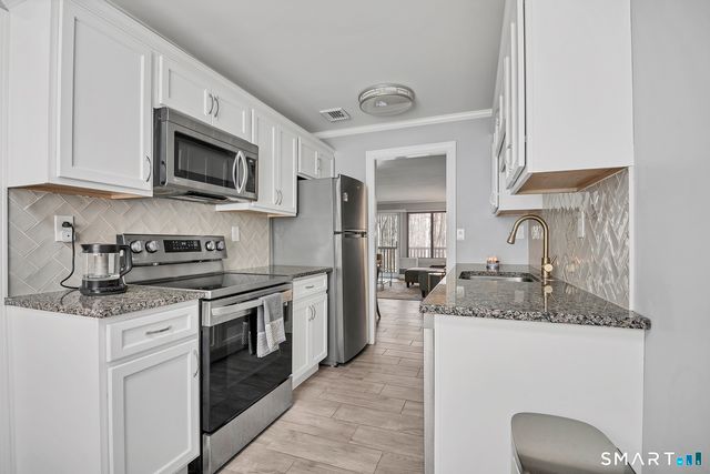 21 Hawthorn Court 21, Cromwell, CT 06416