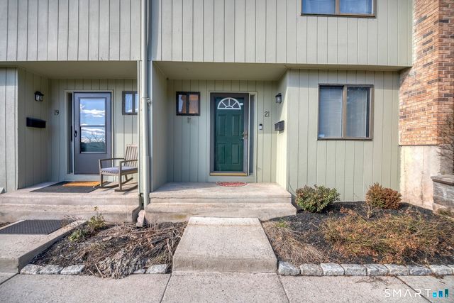 21 Hawthorn Court 21, Cromwell, CT 06416