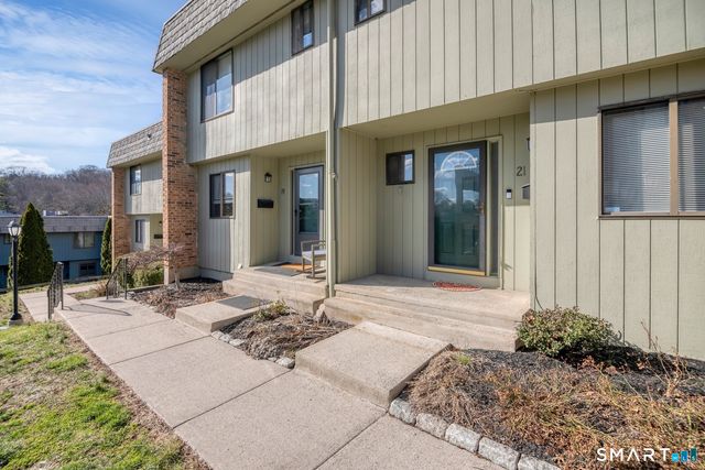 21 Hawthorn Court 21, Cromwell, CT 06416