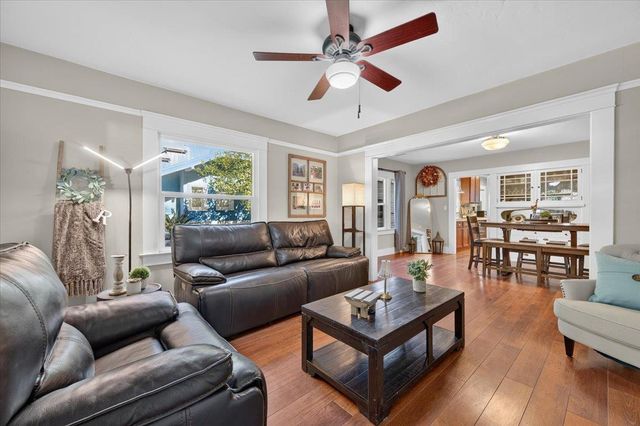640 E Cambridge Avenue, Fresno, CA 93704