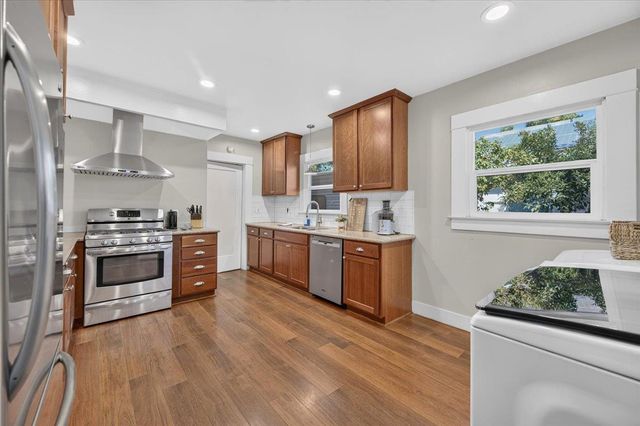 640 E Cambridge Avenue, Fresno, CA 93704