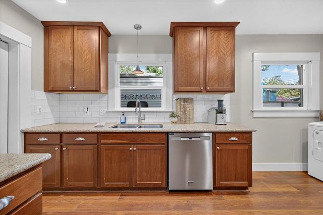 640 E Cambridge Avenue, Fresno, CA 93704