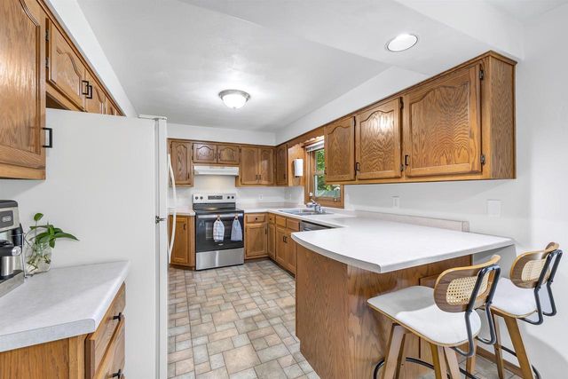 610 S WILD ROSE LANE, Appleton, WI 54914
