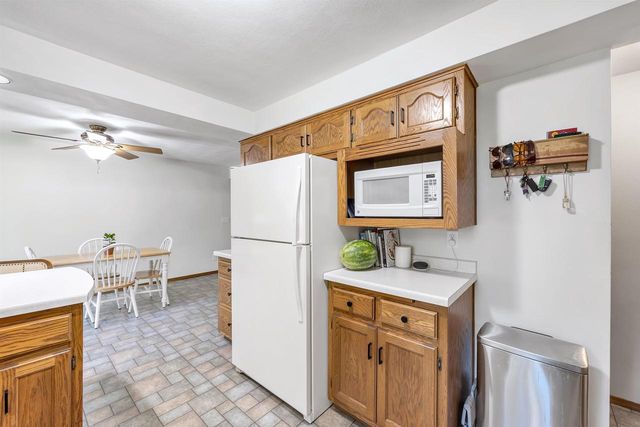 610 S WILD ROSE LANE, Appleton, WI 54914