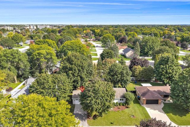 610 S WILD ROSE LANE, Appleton, WI 54914
