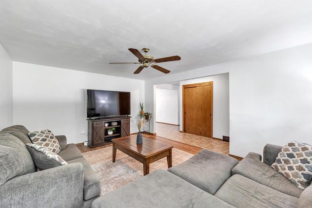610 S WILD ROSE LANE, Appleton, WI 54914