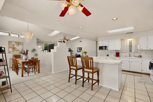 6124 Hokona Place NW, Albuquerque, NM 87120