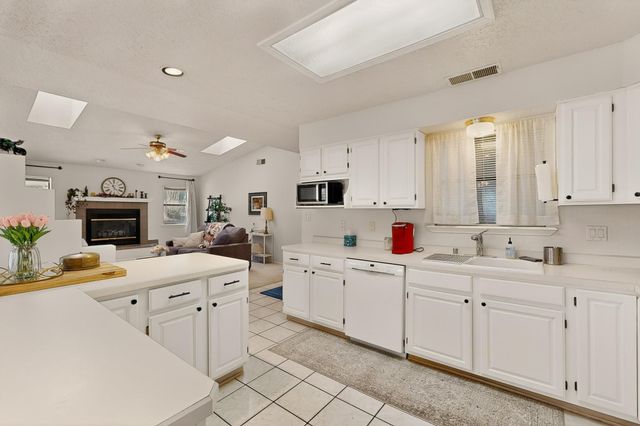 6124 Hokona Place NW, Albuquerque, NM 87120