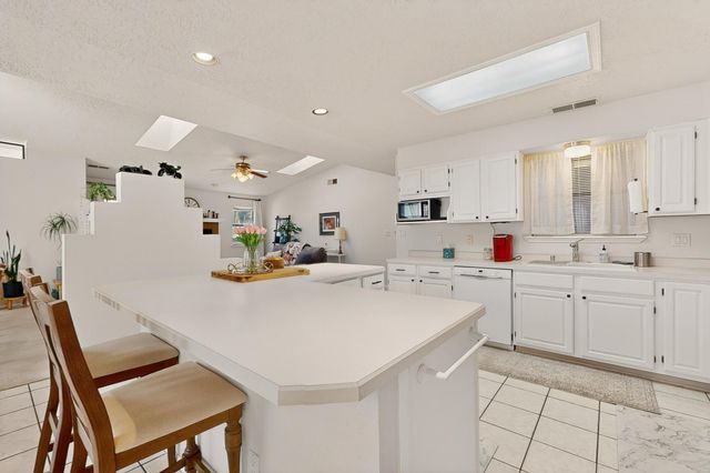 6124 Hokona Place NW, Albuquerque, NM 87120