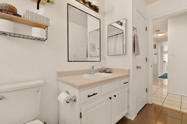 6124 Hokona Place NW, Albuquerque, NM 87120