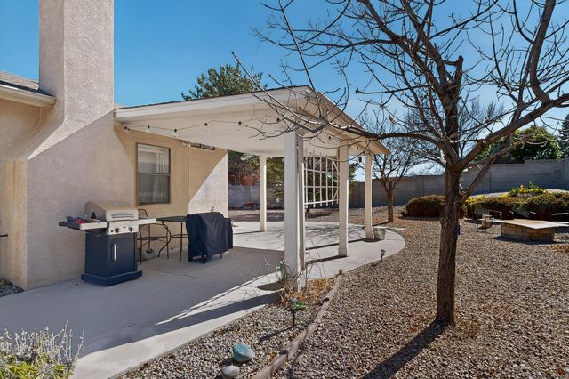 6124 Hokona Place NW, Albuquerque, NM 87120