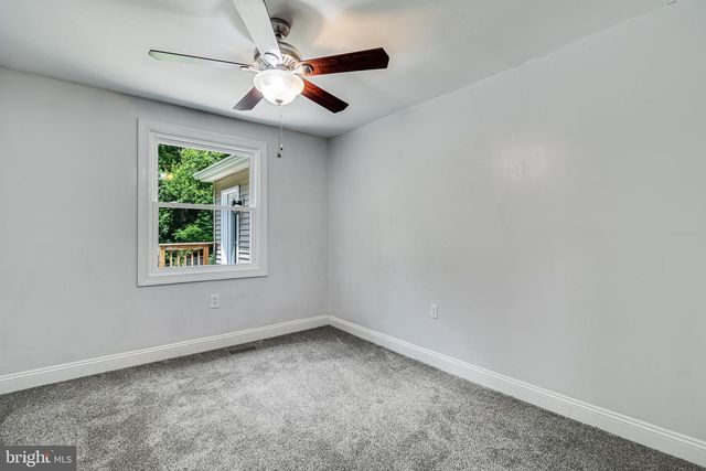 8595 FAIRGROUND RD, Bel Alton, MD 20611