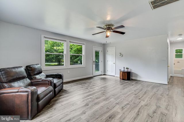 8595 FAIRGROUND RD, Bel Alton, MD 20611