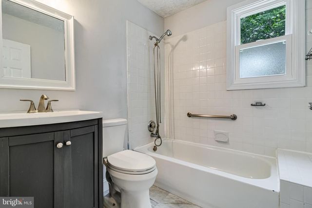 8595 FAIRGROUND RD, Bel Alton, MD 20611
