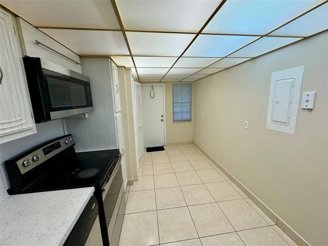 2601 S Palm Aire Dr 212, Pompano Beach, FL 33069
