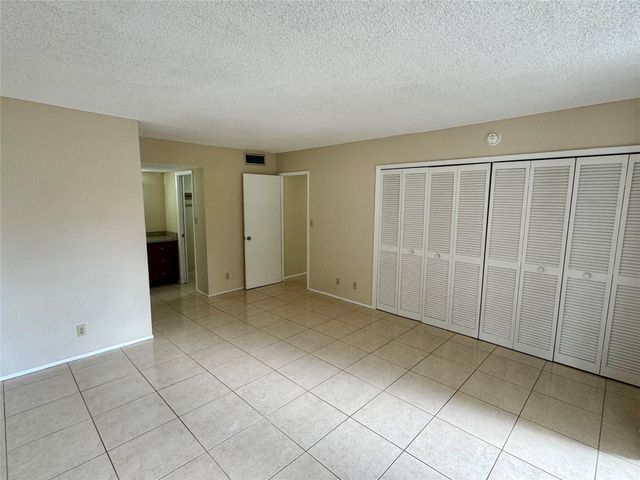 2601 S Palm Aire Dr 212, Pompano Beach, FL 33069