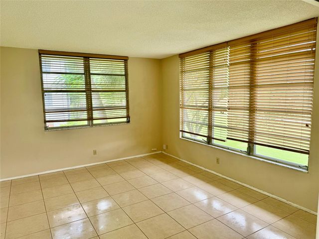 2601 S Palm Aire Dr 212, Pompano Beach, FL 33069