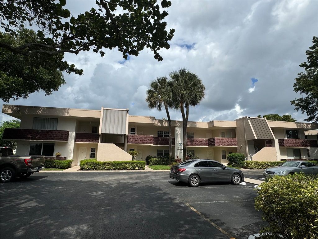 2601 S Palm Aire Dr 212, Pompano Beach, FL 33069