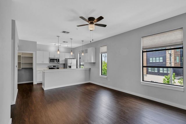 1900 12th Ave S Apt 303, Nashville, TN 37203