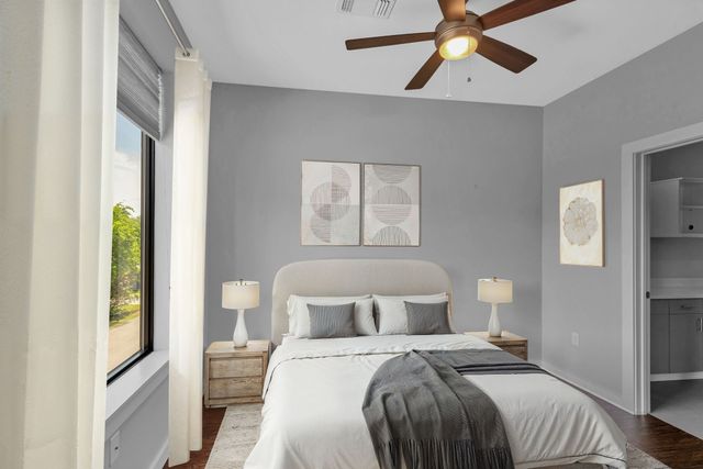 1900 12th Ave S Apt 303, Nashville, TN 37203