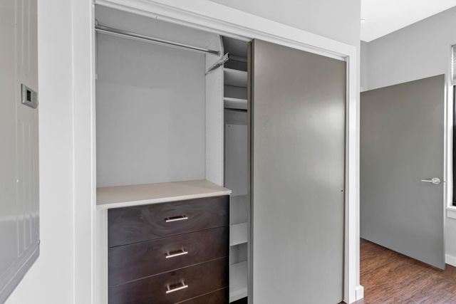 1900 12th Ave S Apt 303, Nashville, TN 37203