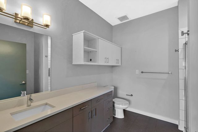 1900 12th Ave S Apt 303, Nashville, TN 37203