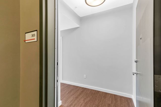 1900 12th Ave S Apt 303, Nashville, TN 37203