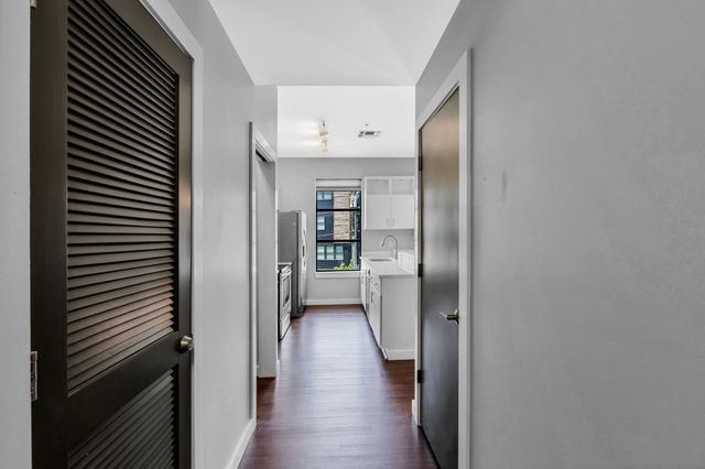 1900 12th Ave S Apt 303, Nashville, TN 37203