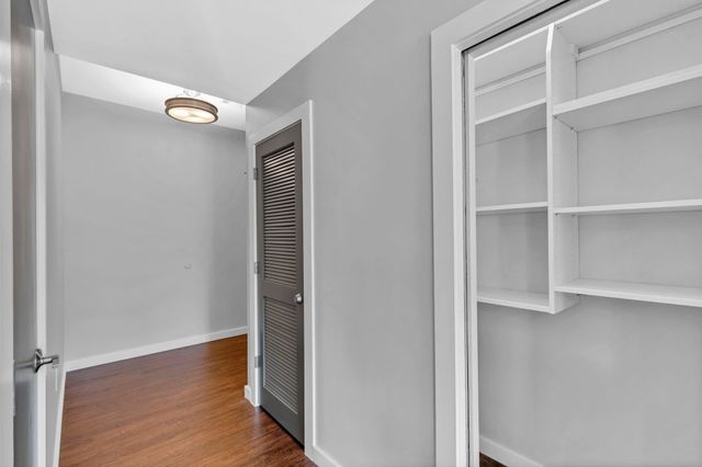 1900 12th Ave S Apt 303, Nashville, TN 37203