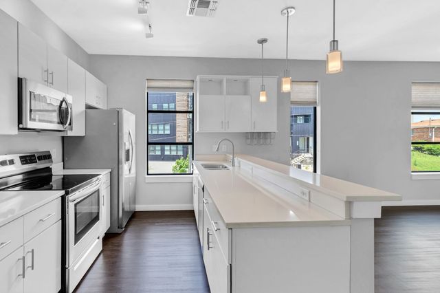 1900 12th Ave S Apt 303, Nashville, TN 37203