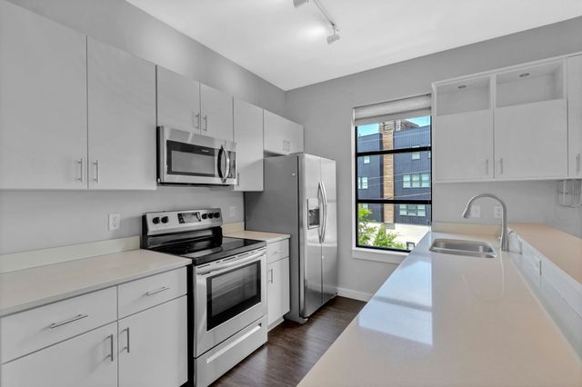1900 12th Ave S Apt 303, Nashville, TN 37203