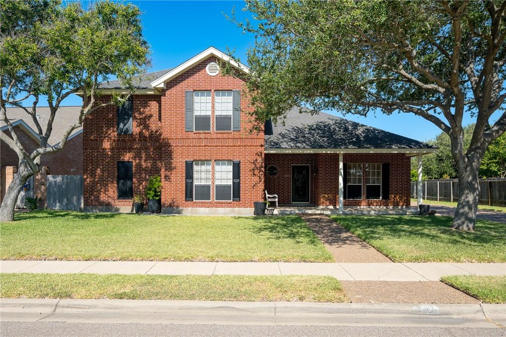 620 Colonial Dr, Portland, TX 78374