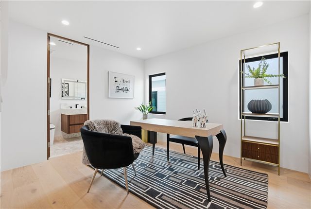 400 Heliotrope, Corona Del Mar, CA 92625