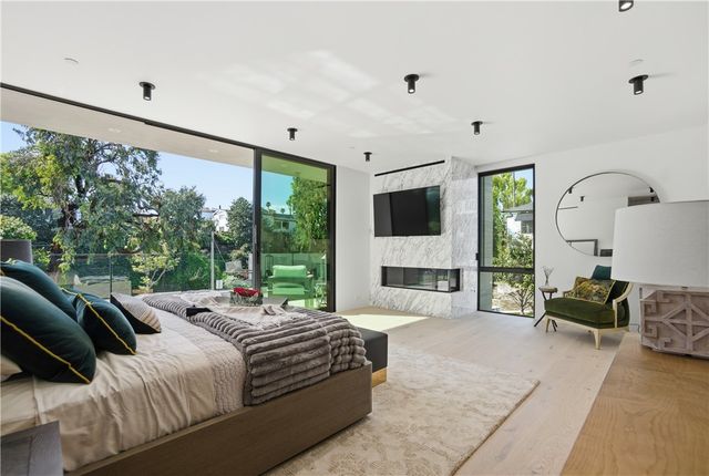 400 Heliotrope, Corona Del Mar, CA 92625