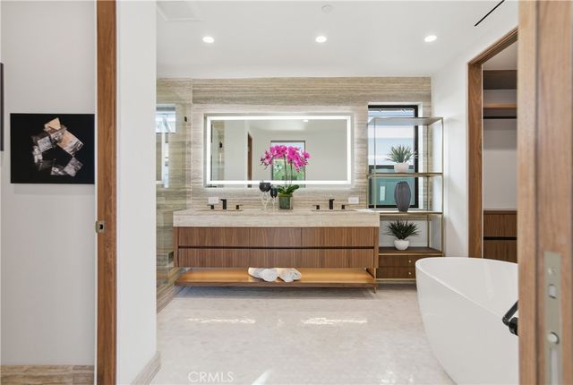 400 Heliotrope, Corona Del Mar, CA 92625